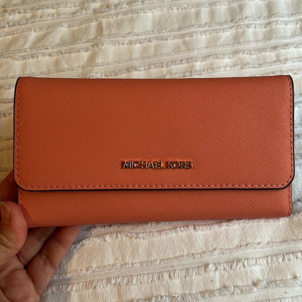 Sold NWT Michael Kors Wallet